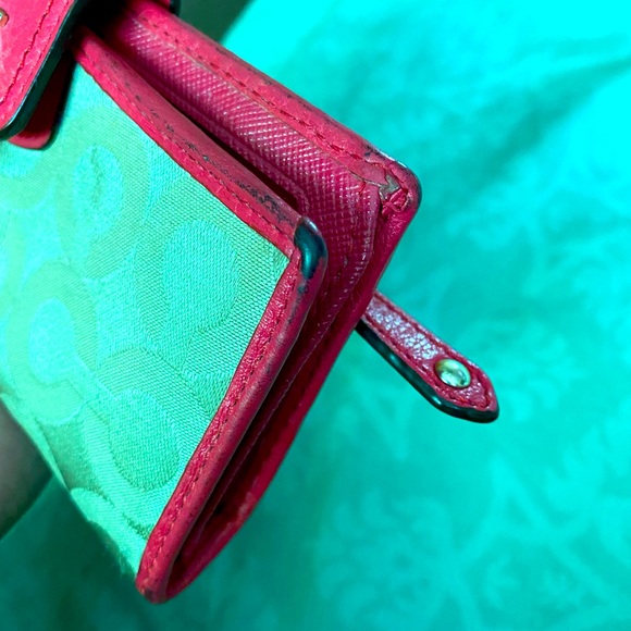 Authentic Coach Mini Wallet - Picture 7 of 7